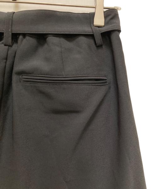ATTACHMENT（アタッチメント）ATTACHMENT (アタッチメント) ベルテッドフィットトラウザー ブラック サイズ:1の古着・服飾アイテム