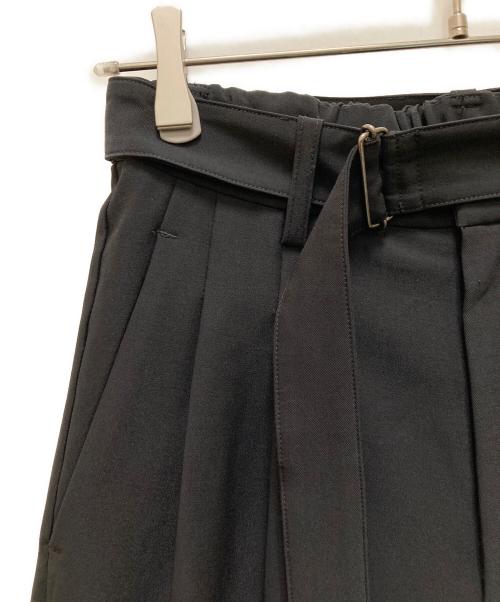 ATTACHMENT（アタッチメント）ATTACHMENT (アタッチメント) ベルテッドフィットトラウザー ブラック サイズ:1の古着・服飾アイテム