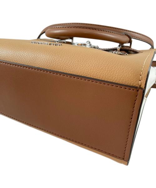 MICHAEL KORS（マイケル・コース）MICHAEL KORS (マイケル・コース) ハミルトン サッチェル スモール 2WAYバッグ ベージュの古着・服飾アイテム
