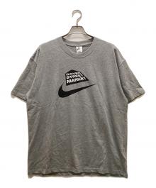 NIKE×DOVER STREET MARKET（ナイキ×ドーバー ストリート マーケット）の古着「コラボロゴプリントTシャツ」｜グレー