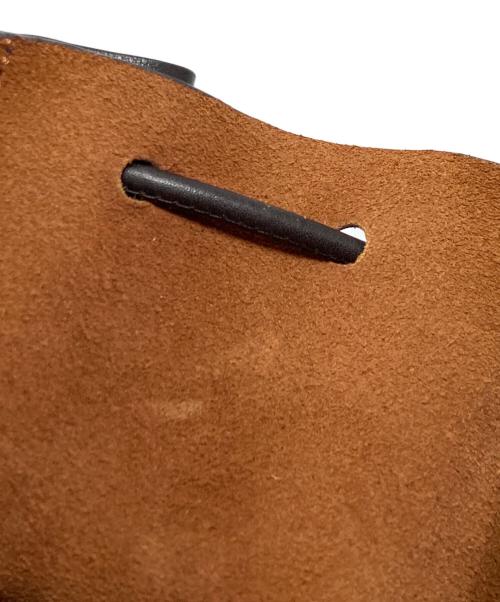 HEREU（ヘリュー）HEREU (ヘリュー) モリナ クロスボディ バケット ショルダーバッグ ブラウンの古着・服飾アイテム