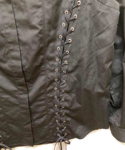 JOHN LAWRENCE SULLIVAN（ジョン ローレンス サリバン）JOHN LAWRENCE SULLIVAN (ジョン ローレンス サリバン) グログランレースアップシャツ ブラック サイズ:0S  未使用品の古着・服飾アイテム