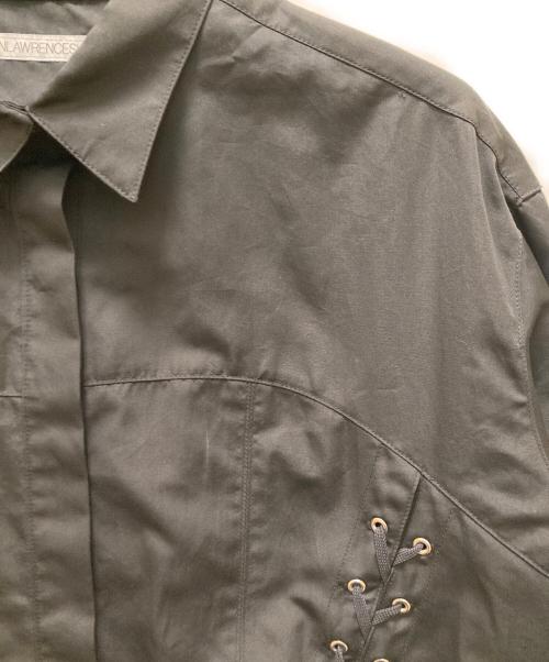 JOHN LAWRENCE SULLIVAN（ジョン ローレンス サリバン）JOHN LAWRENCE SULLIVAN (ジョン ローレンス サリバン) グログランレースアップシャツ ブラック サイズ:0Sの古着・服飾アイテム