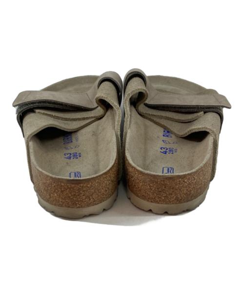 BIRKENSTOCK（ビルケンシュトック）BIRKENSTOCK (ビルケンシュトック) キョウト ヌバック・スウェード ベルクロサンダル ベージュ サイズ:28cmの古着・服飾アイテム