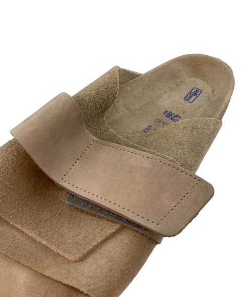 BIRKENSTOCK（ビルケンシュトック）BIRKENSTOCK (ビルケンシュトック) キョウト ヌバック・スウェード ベルクロサンダル ベージュ サイズ:28cmの古着・服飾アイテム