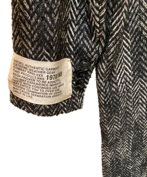 DIESEL（ディーゼル）DIESEL (ディーゼル) ヘリンボーンフリンジチェスターコート ブラック×ホワイト サイズ:46の古着・服飾アイテム