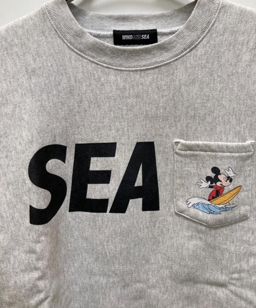 WIND AND SEA（ウィンダンシー）WIND AND SEA (ウィンダンシー) Disney (ディズニー) サーフ ミッキー クルーネック スウェット グレー サイズ:Lの古着・服飾アイテム