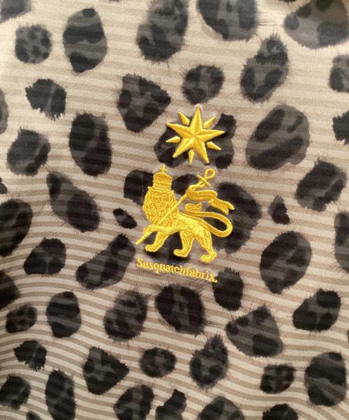 SASQUATCHfabrix.（サスクワッチファブリックス）SASQUATCHfabrix. (サスクワッチファブリックス) PUMA (プーマ) BEAMS (ビームス) コラボレオパードゲームシャツ グリーン サイズ:Mの古着・服飾アイテム