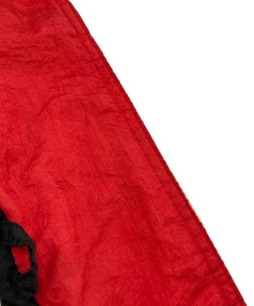 NIKE（ナイキ）NIKE (ナイキ) ヴィンテージ風車ロゴプリントジャケット レッド×ブラック サイズ:Ⅼの古着・服飾アイテム