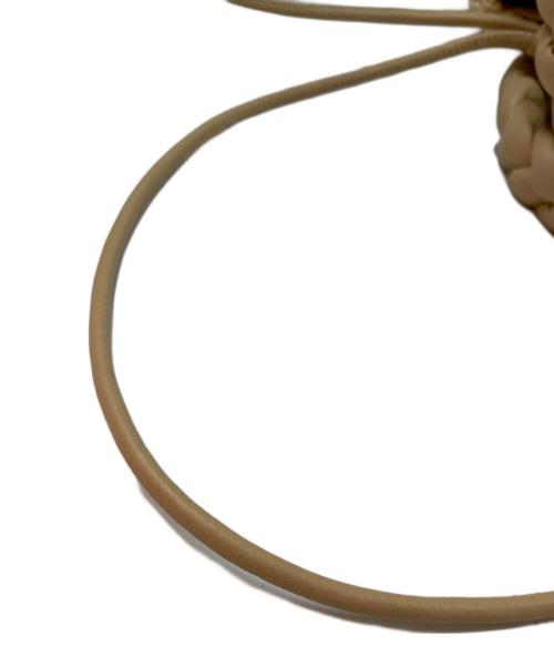 HEREU（ヘリュー）HEREU (ヘリュー) ボンボンバッグ M ラフィア ベージュの古着・服飾アイテム