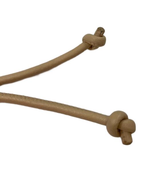 HEREU（ヘリュー）HEREU (ヘリュー) ボンボンバッグ M ラフィア ベージュの古着・服飾アイテム