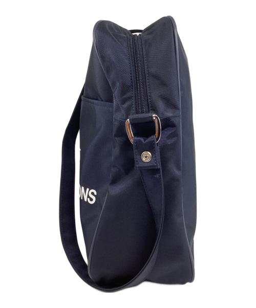 CDG（シーディージー）CDG (シーディージー) ロゴプリントショルダーバッグ ネイビーの古着・服飾アイテム