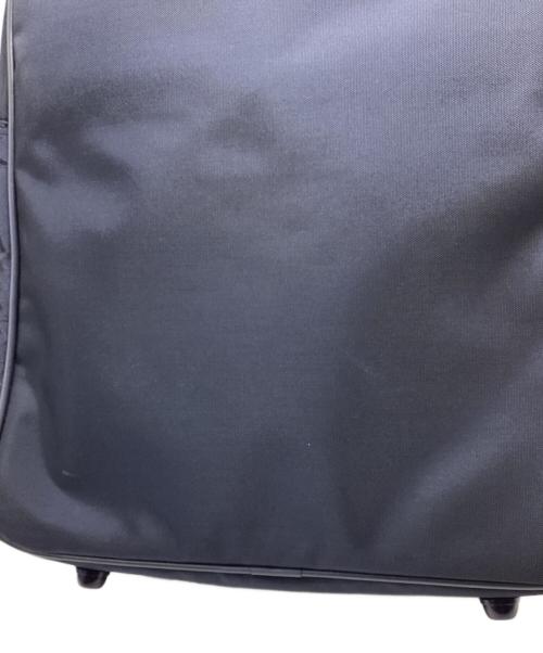 CDG（シーディージー）CDG (シーディージー) ロゴプリントショルダーバッグ ネイビーの古着・服飾アイテム