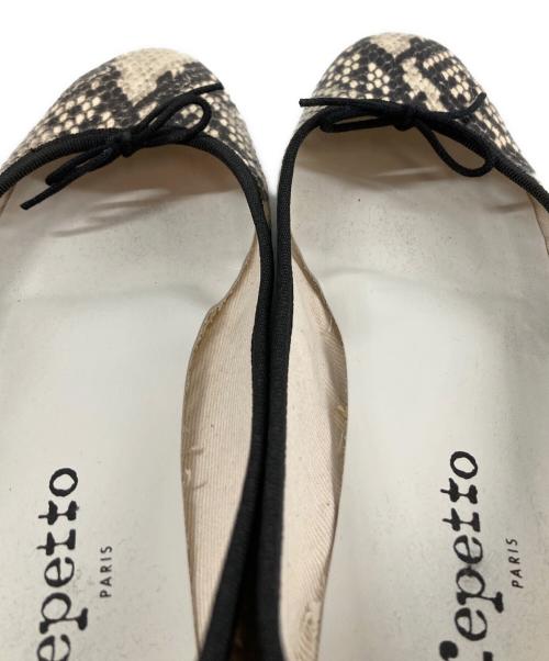 repetto（レペット）repetto (レペット) サンドリオン パイソン型押しバレエパンプス ベージュ×ブラック サイズ:35の古着・服飾アイテム
