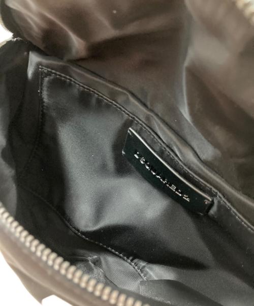 DSQUARED2（ディースクエアード）DSQUARED2 (ディースクエアード) アイコンプリントベルトバッグ ブラックの古着・服飾アイテム