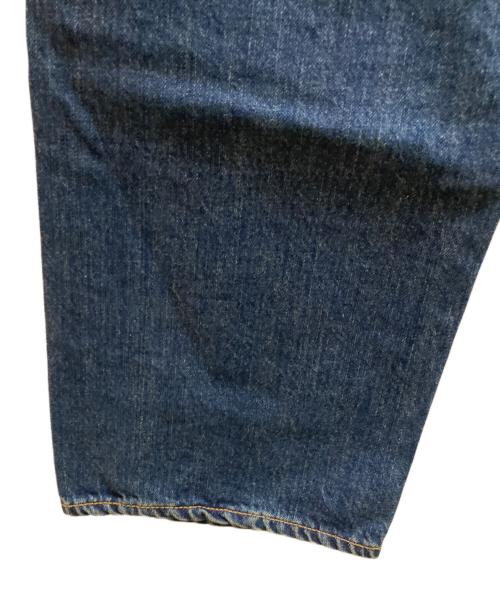 BlackEyePatch（ブラックアイパッチ）BlackEyePatch (ブラックアイパッチ) Bエンブレムバギーデニムパンツ インディゴ サイズ:36の古着・服飾アイテム