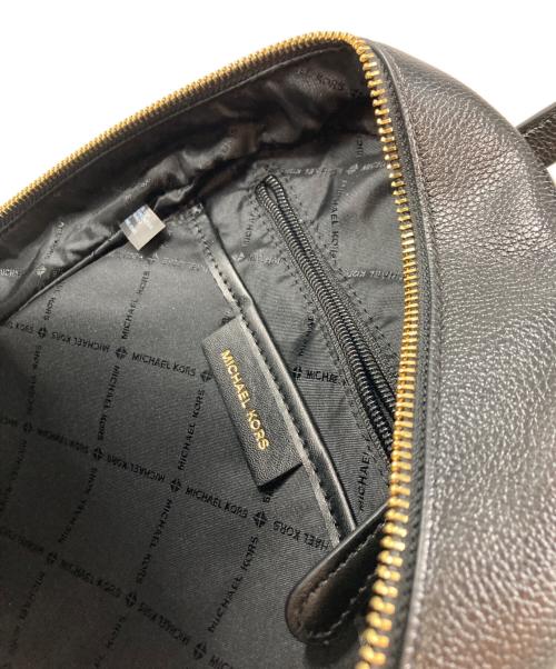 MICHAEL KORS（マイケル・コース）MICHAEL KORS (マイケル・コース) アディナミディアム ロゴジャガードバックパック ベージュの古着・服飾アイテム