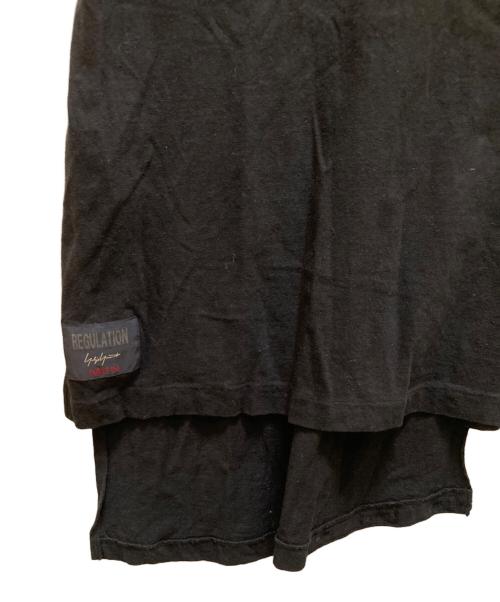 REGULATION Yohji Yamamoto MEN（レギュレーション ヨウジヤマモト）REGULATION Yohji Yamamoto MEN (レギュレーション ヨウジヤマモト) アシンメトリーコットンリネンTシャツ ブラック サイズ:3の古着・服飾アイテム