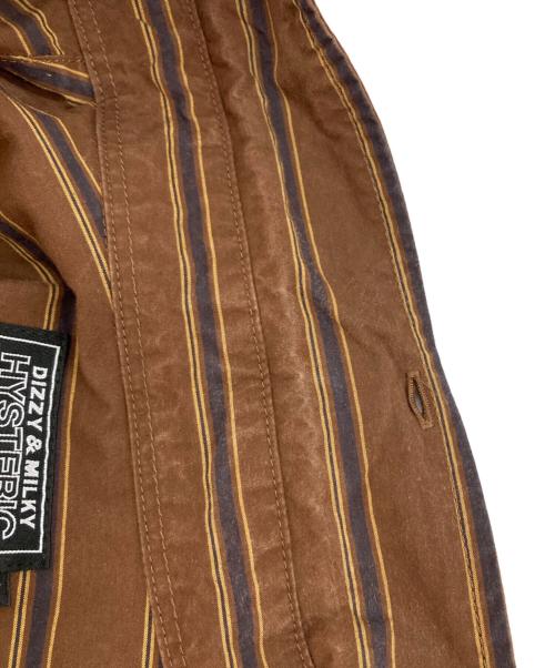 Hysteric Glamour（ヒステリックグラマー）Hysteric Glamour (ヒステリックグラマー) HYS TIMES刺繍 ランダムストライプ ボタンダウンシャツ ブラウン サイズ:Lの古着・服飾アイテム