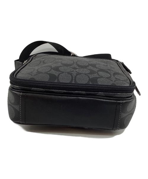 COACH（コーチ）COACH (コーチ) シグネチャーショルダーバッグ ブラックの古着・服飾アイテム