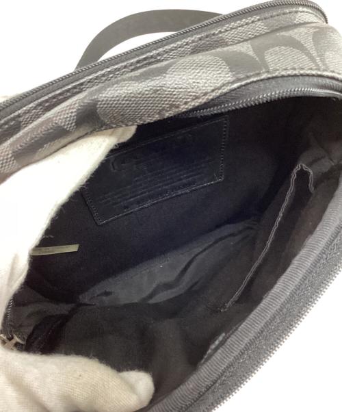 COACH（コーチ）COACH (コーチ) シグネチャーショルダーバッグ ブラックの古着・服飾アイテム