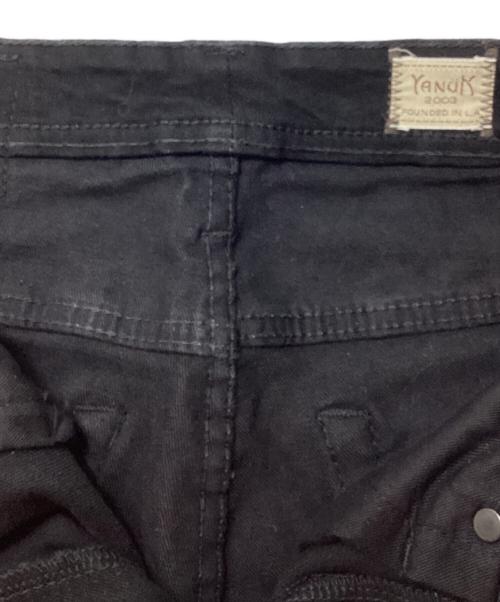 YANUK（ヤヌーク）YANUK (ヤヌーク) デニムパンツ ブラック サイズ:28の古着・服飾アイテム