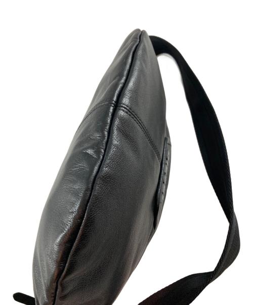 DIESEL（ディーゼル）DIESEL (ディーゼル) ロゴデザインレザーボディーバッグ ブラックの古着・服飾アイテム