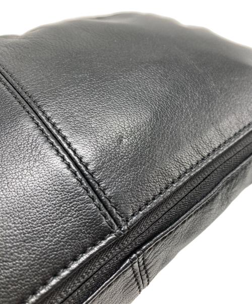 DIESEL（ディーゼル）DIESEL (ディーゼル) ロゴデザインレザーボディーバッグ ブラックの古着・服飾アイテム