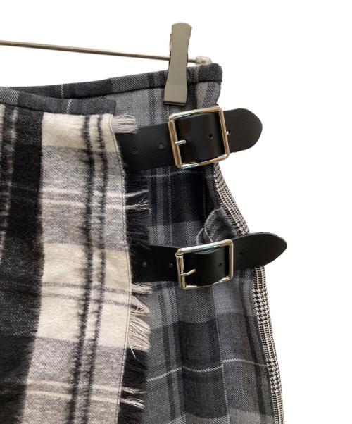 O'NEIL OF DUBLIN（オニールオブダブリン）O'NEIL OF DUBLIN (オニールオブダブリン) キルトラップチェックロングスカート グレー サイズ:12 未使用品の古着・服飾アイテム