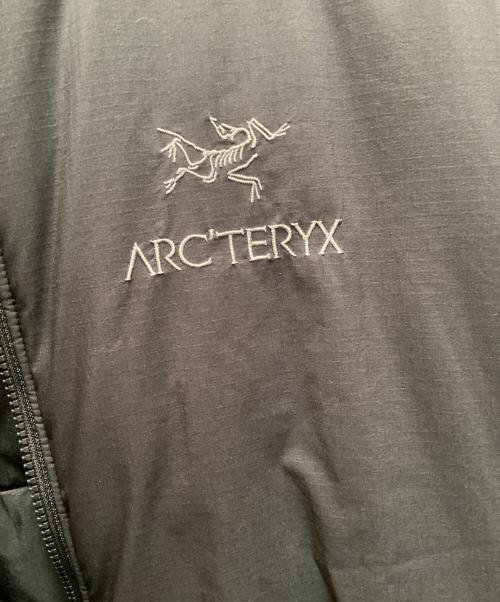 ARC'TERYX（アークテリクス）ARC'TERYX (アークテリクス) アトム AR フーディ ブラック サイズ:Ｓの古着・服飾アイテム