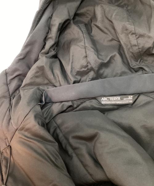 ARC'TERYX（アークテリクス）ARC'TERYX (アークテリクス) アトム AR フーディ ブラック サイズ:Ｓの古着・服飾アイテム