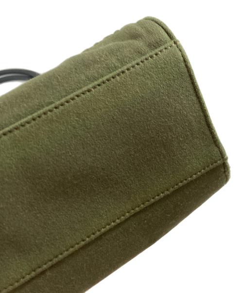 MIU MIU（ミュウミュウ）MIU MIU (ミュウミュウ) ラバーハンドル エンボスロゴ トートバッグ グリーンの古着・服飾アイテム