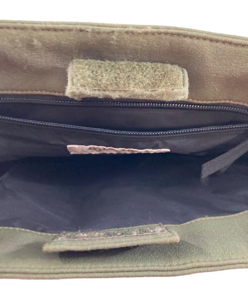 MIU MIU（ミュウミュウ）MIU MIU (ミュウミュウ) ラバーハンドル エンボスロゴ トートバッグ グリーンの古着・服飾アイテム