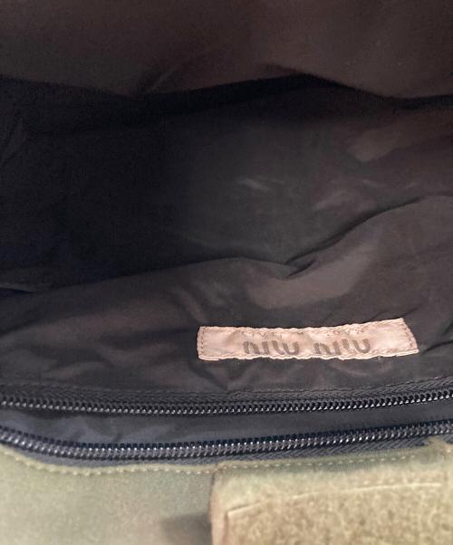 MIU MIU（ミュウミュウ）MIU MIU (ミュウミュウ) ラバーハンドル エンボスロゴ トートバッグ グリーンの古着・服飾アイテム