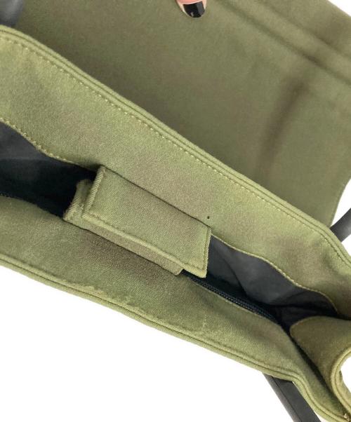 MIU MIU（ミュウミュウ）MIU MIU (ミュウミュウ) ラバーハンドル エンボスロゴ トートバッグ グリーンの古着・服飾アイテム