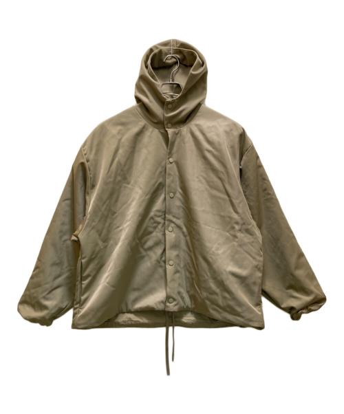 FOG ESSENTIALS（フィアオブゴッド エッセンシャル）FOG ESSENTIALS (フィアオブゴッド エッセンシャル) バックロゴ刺繍フーデッドコーチジャケット ベージュ サイズ:Mの古着・服飾アイテム