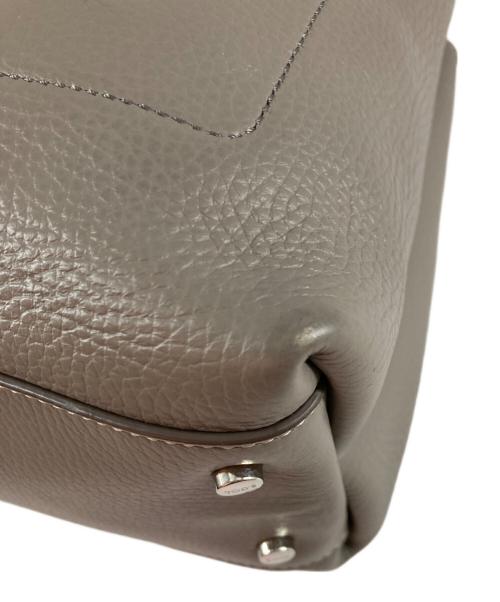 TOD'S（トッズ）TOD'S (トッズ) Ron Herman (ロンハーマン) 別注 アパ ミニ Tペンダント 2WAYバッグ グレーの古着・服飾アイテム