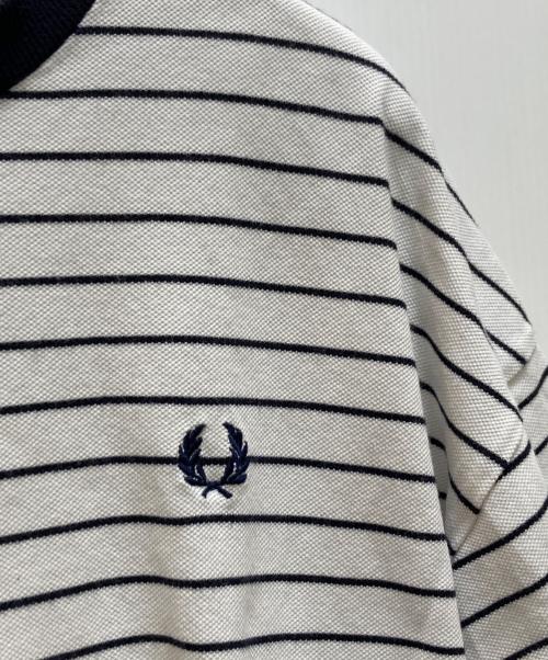 FRED PERRY（フレッドペリー）FRED PERRY (フレッドペリー) BEAMS (ビームス) 別注鹿の子ボーダーTシャツ ホワイト サイズ:Lの古着・服飾アイテム