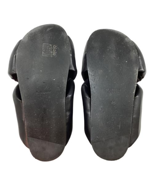 JIL SANDER（ジルサンダー）JIL SANDER (ジルサンダー) パデッド クロスストラップ スライドサンダル ブラック サイズ:36の古着・服飾アイテム