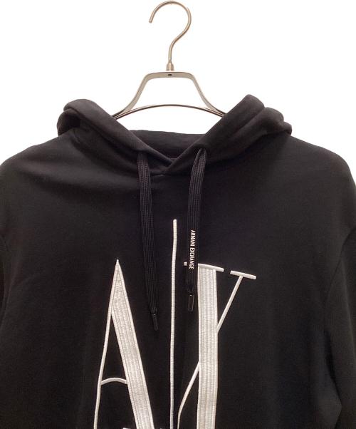 ARMANI EXCHANGE（アルマーニ エクスチェンジ）ARMANI EXCHANGE (アルマーニ エクスチェンジ) AX刺繍プルオーバーパーカー ブラック サイズ:XLの古着・服飾アイテム