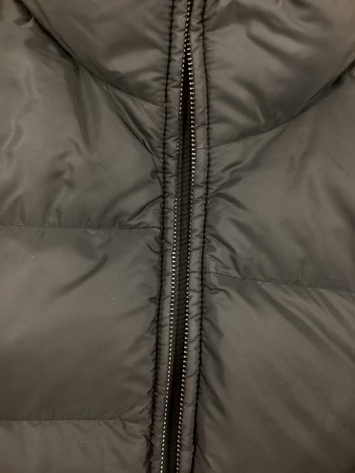 PRADA（プラダ）PRADA (プラダ) トライアングルロゴプレート ダウンジャケット ブラック サイズ:50の古着・服飾アイテム