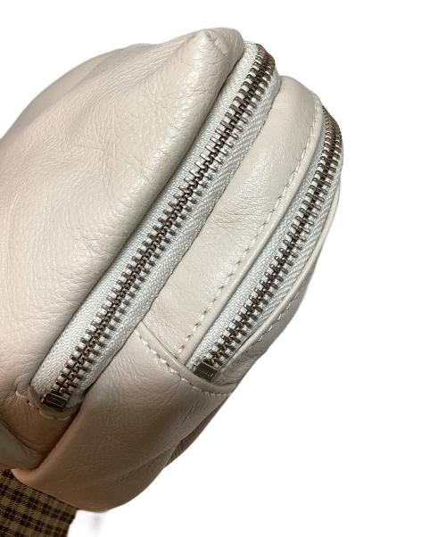 Daniel&Bob（ダニエル＆ボブ）Daniel&Bob (ダニエル＆ボブ) セカンドバッグ ホワイトの古着・服飾アイテム