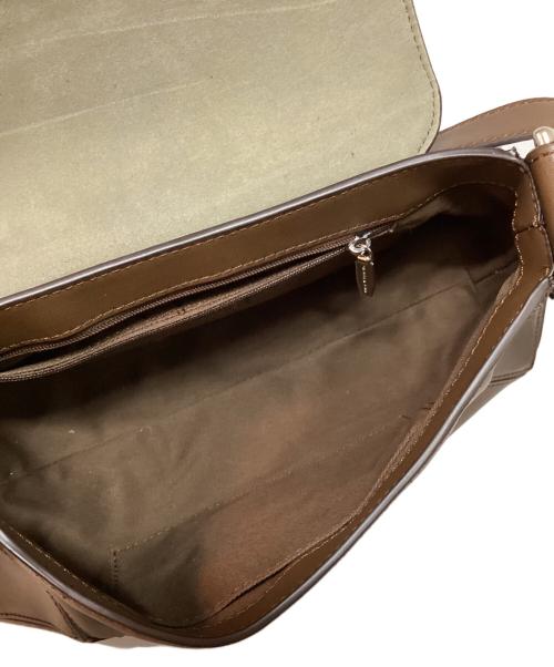 CHARLES & KEITH（チャールズアンドキース）CHARLES & KEITH (チャールズアンドキース) Nasrin ナスリン ジオメトリックショルダーバッグ ブラウンの古着・服飾アイテム