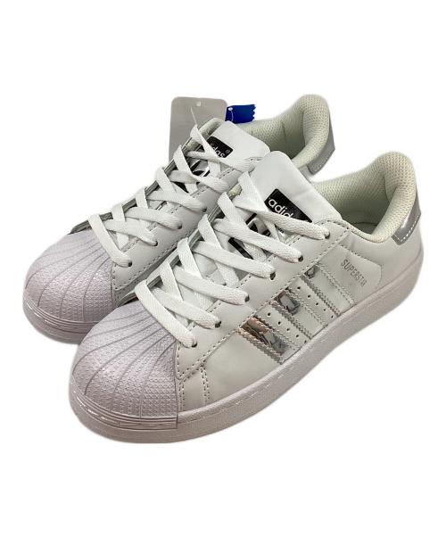 adidas（アディダス）adidas (アディダス) ローカットスニーカー ホワイト サイズ:22.0ｃｍ 未使用品の古着・服飾アイテム