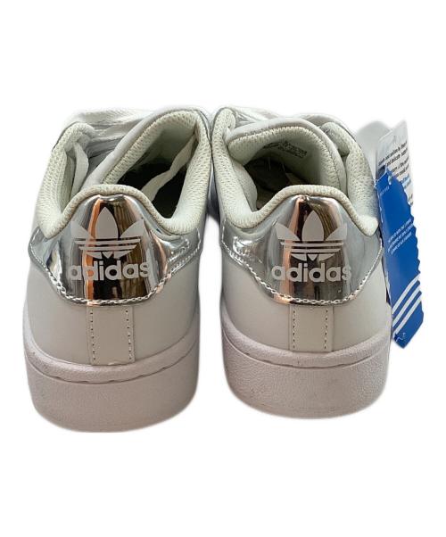 adidas（アディダス）adidas (アディダス) ローカットスニーカー ホワイト サイズ:22.0ｃｍ 未使用品の古着・服飾アイテム