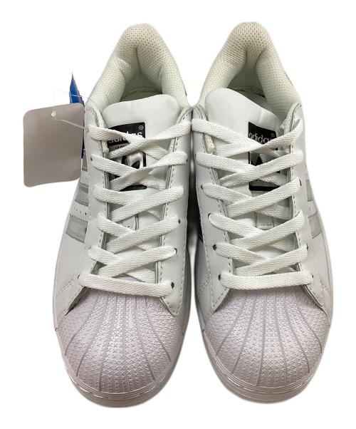 adidas（アディダス）adidas (アディダス) ローカットスニーカー ホワイト サイズ:22.0ｃｍ 未使用品の古着・服飾アイテム