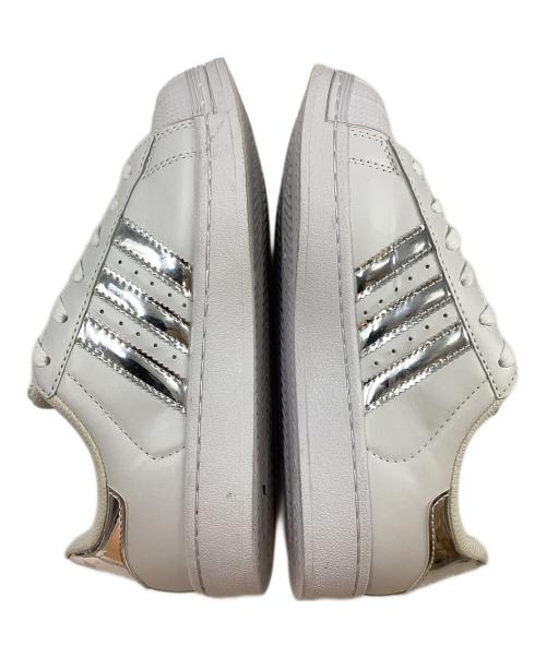 adidas（アディダス）adidas (アディダス) ローカットスニーカー ホワイト サイズ:22.0ｃｍ 未使用品の古着・服飾アイテム