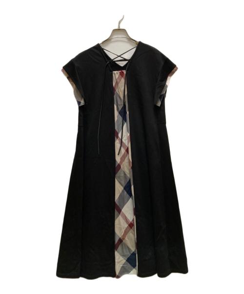 BLUE LABEL CRESTBRIDGE（ブルーレーベルクレストブリッジ）BLUE LABEL CRESTBRIDGE (ブルーレーベルクレストブリッジ) コンパクトクリアーポンチAラインワンピース ブラック サイズ:SIZE36の古着・服飾アイテム