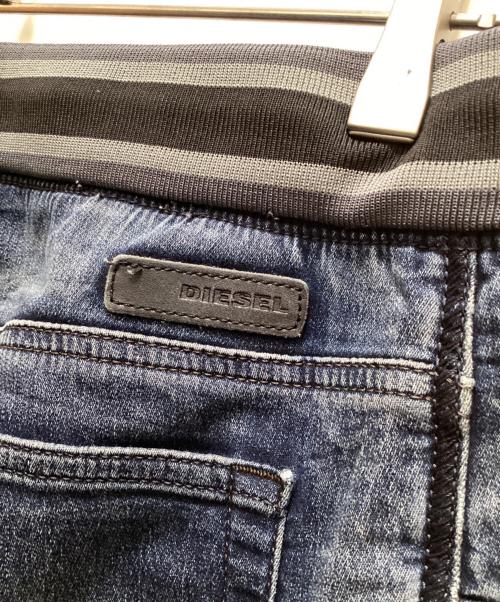 DIESEL（ディーゼル）DIESEL (ディーゼル) ダメージ加工ジョグジーンズ インディゴ サイズ:28の古着・服飾アイテム