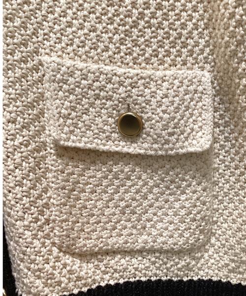 Mila Owen（ミラオーウェン）Mila Owen (ミラオーウェン) フラップポケット付金釦ニットカーデ ホワイトの古着・服飾アイテム